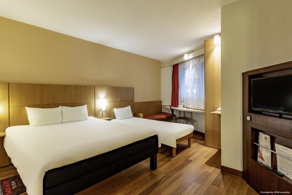ibis Warszawa Centrum - Hostel Warszawa Centrum